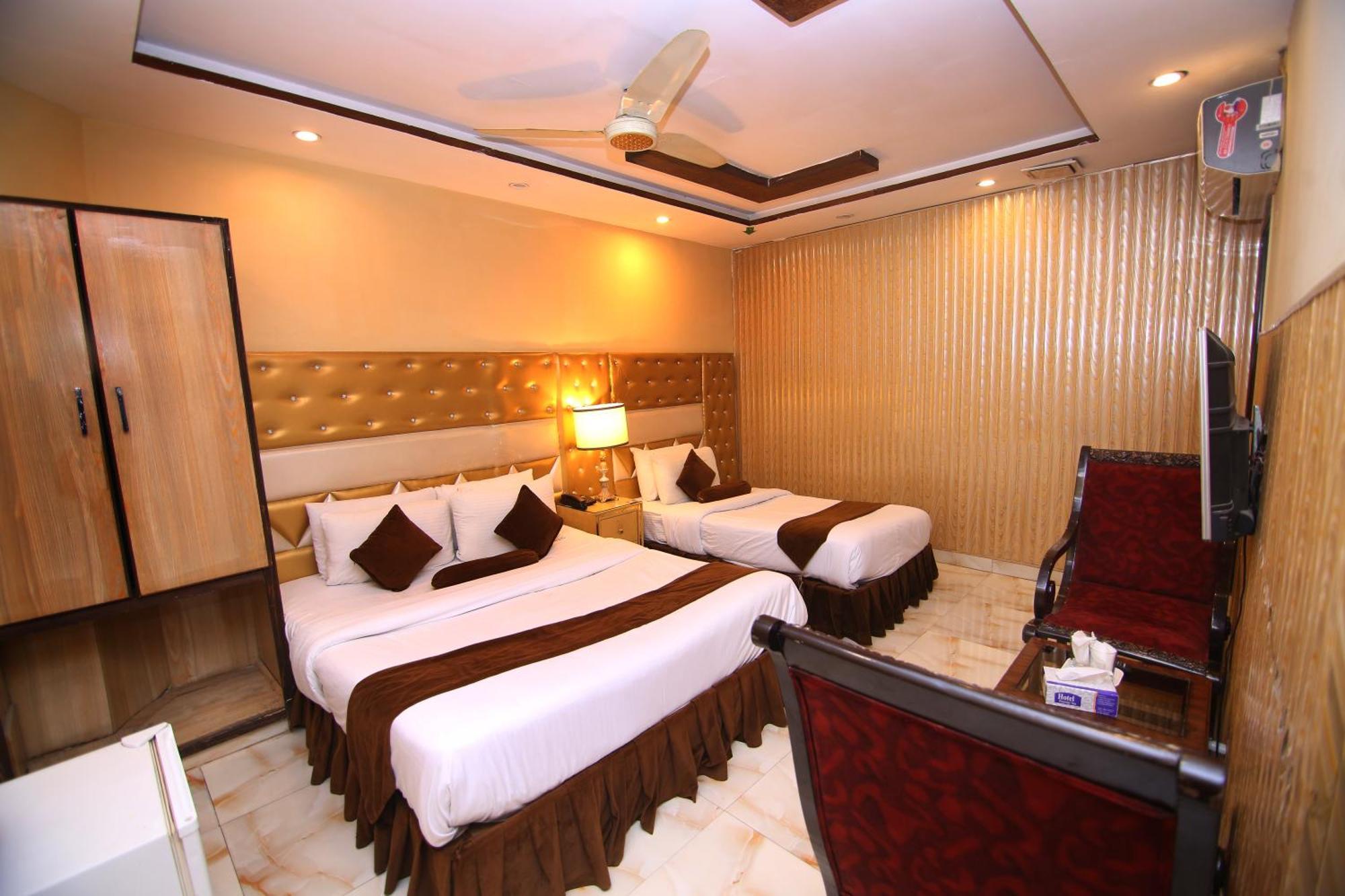 Premier Inn Gulberg Λαχόρη Εξωτερικό φωτογραφία