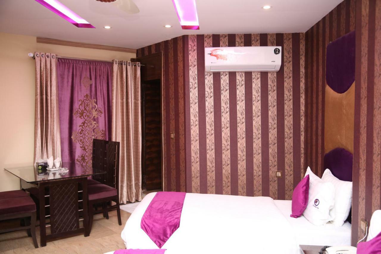 Premier Inn Gulberg Λαχόρη Εξωτερικό φωτογραφία