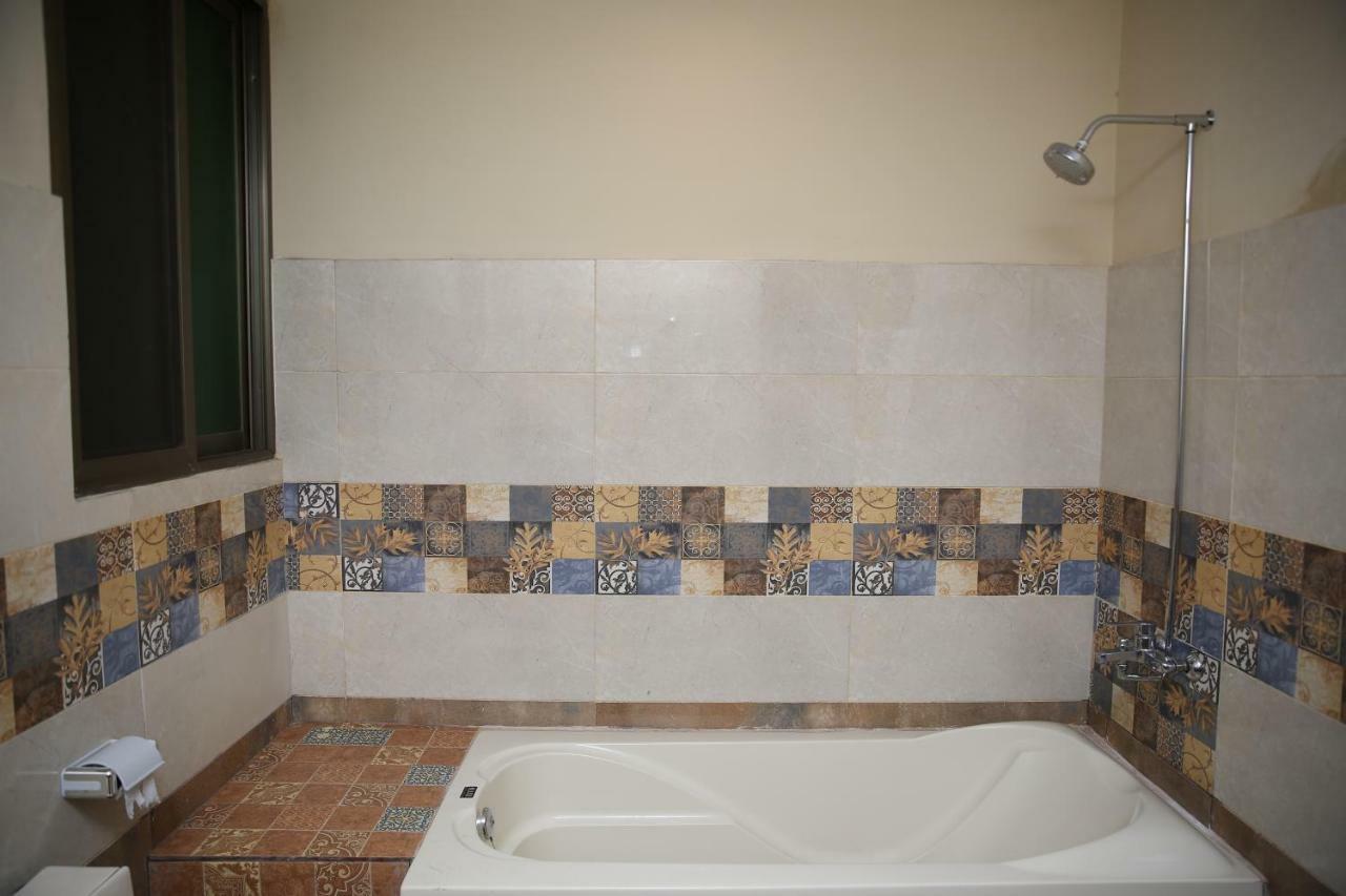 Premier Inn Gulberg Λαχόρη Εξωτερικό φωτογραφία