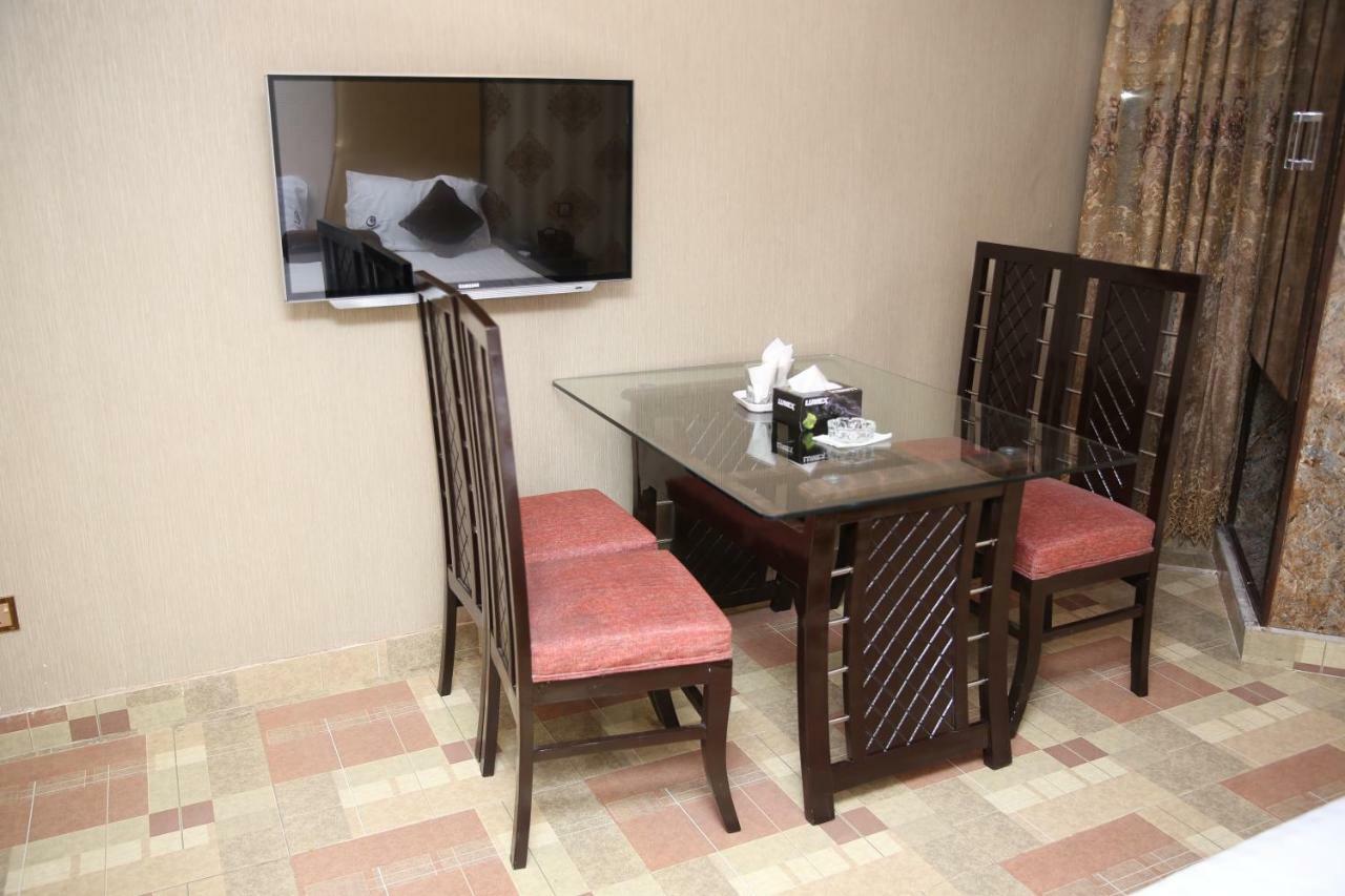 Premier Inn Gulberg Λαχόρη Εξωτερικό φωτογραφία