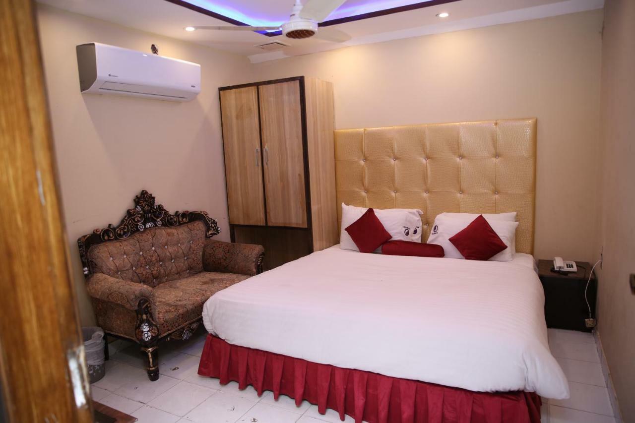 Premier Inn Gulberg Λαχόρη Εξωτερικό φωτογραφία