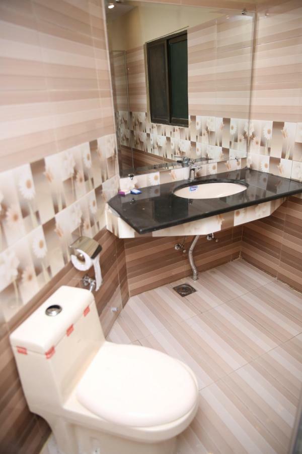 Premier Inn Gulberg Λαχόρη Εξωτερικό φωτογραφία