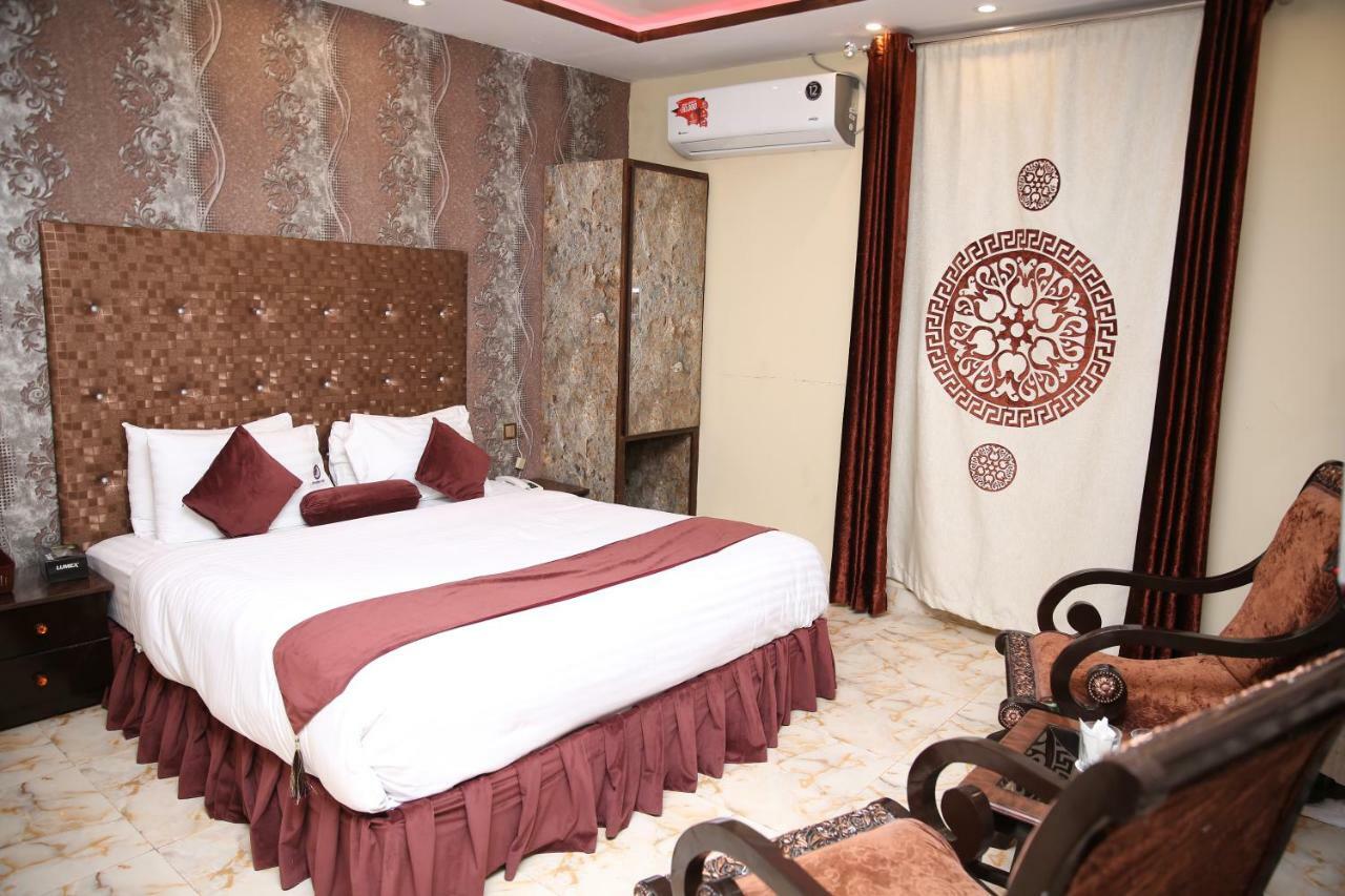 Premier Inn Gulberg Λαχόρη Εξωτερικό φωτογραφία