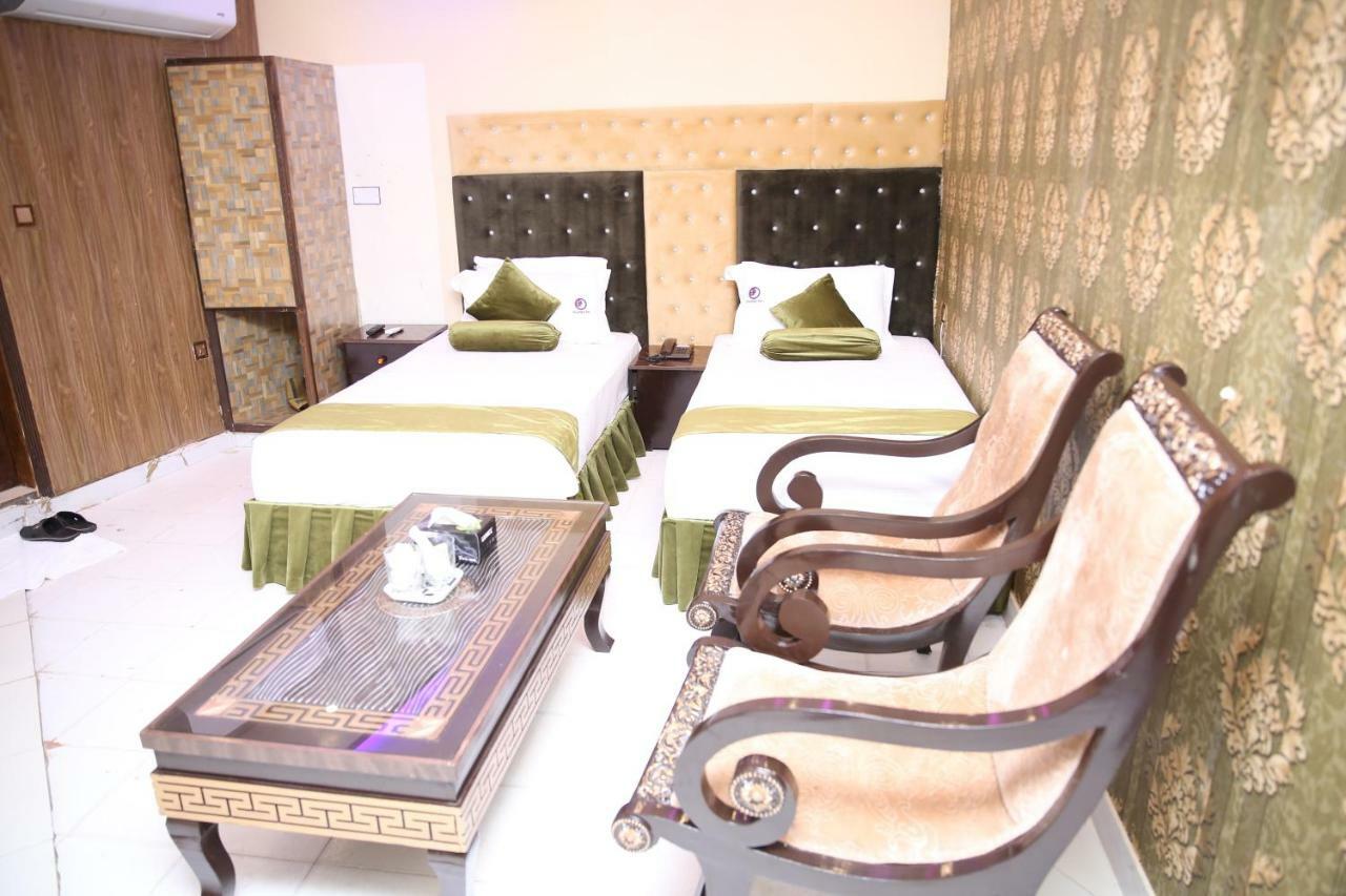 Premier Inn Gulberg Λαχόρη Εξωτερικό φωτογραφία