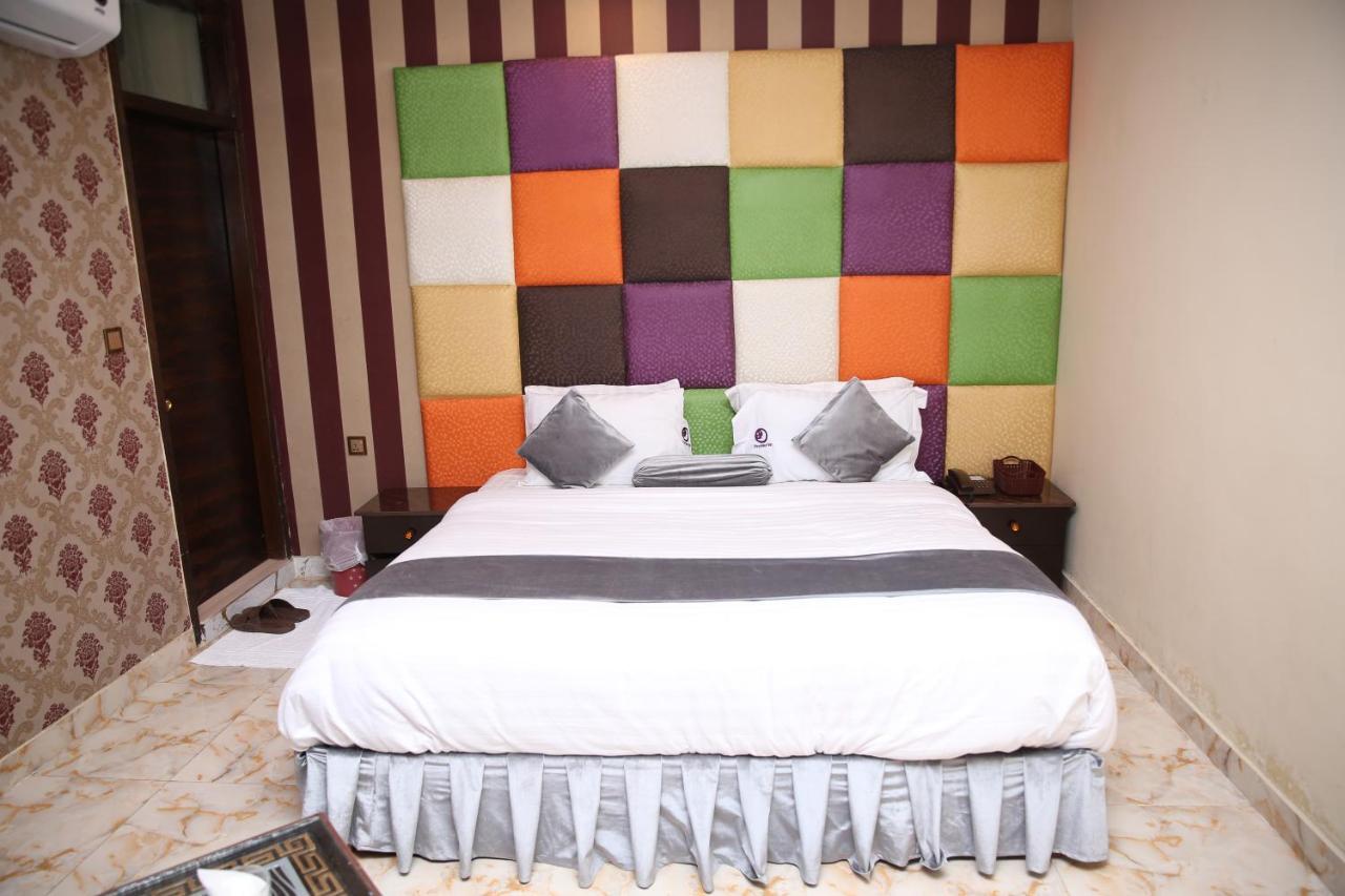 Premier Inn Gulberg Λαχόρη Εξωτερικό φωτογραφία